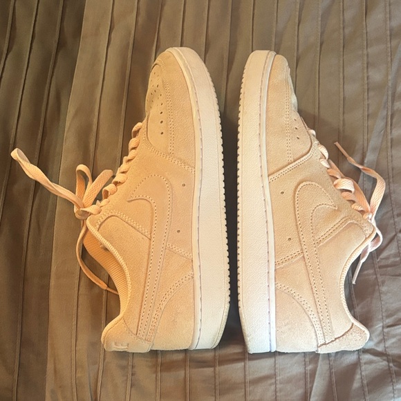 Nike court vision low  Women's Soft Pink Sneakers size 8 - Picture 5 of 9